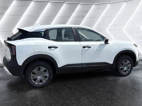 New 2025 Nissan Kicks S image 8