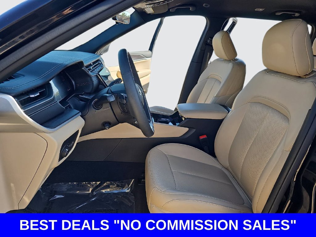 Used 2023 Jeep Grand Cherokee L Limited w/ Luxury Tech Group II AWD/4WD image 16