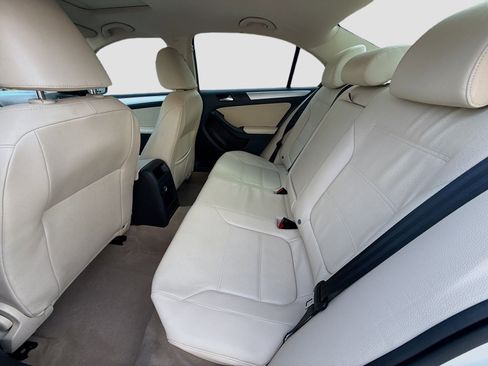 Used 2011 Volkswagen Jetta SEL image 23