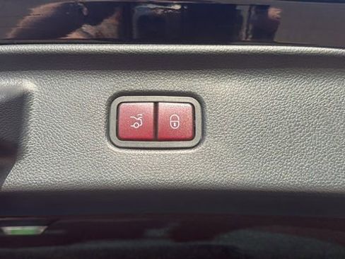 Certified 2025 Mercedes-Benz S 580 4MATIC Sedan image 22