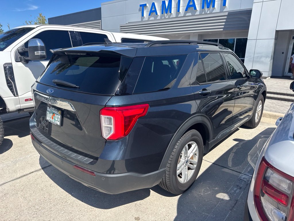 Used 2024 Ford Explorer XLT RWD image 5