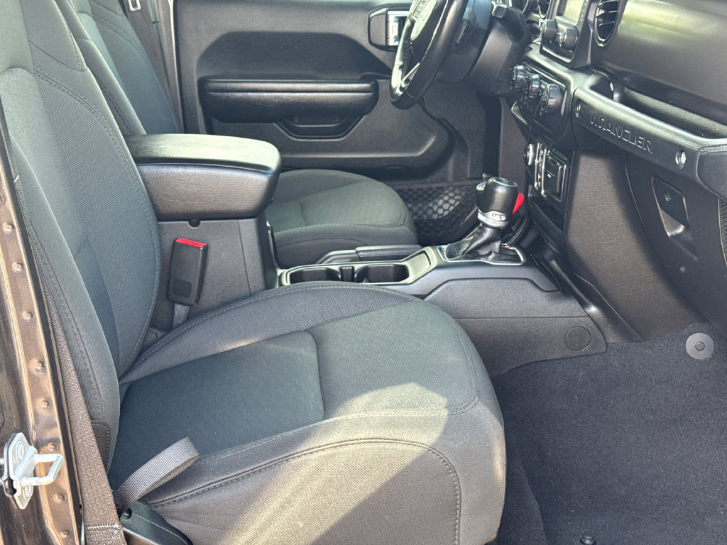 Used 2019 Jeep Wrangler Unlimited Sport S AWD/4WD image 15