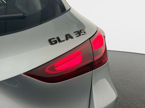 Used 2025 Mercedes-Benz GLA 35 AMG 4MATIC image 15