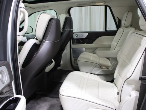 Used 2022 Lincoln Navigator L Black Label image 20