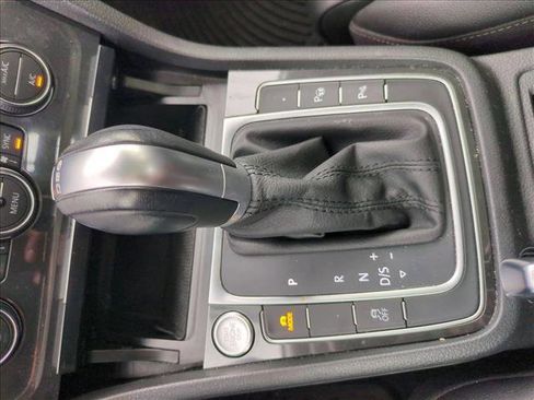 Used 2018 Volkswagen Golf Alltrack SEL image 10