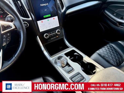 Used 2024 Ford Edge Titanium image 32