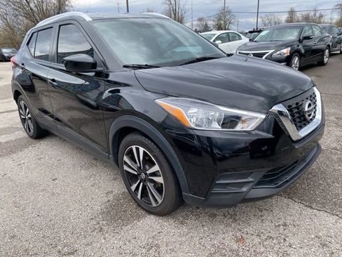 Used 2020 Nissan Kicks SV image 1