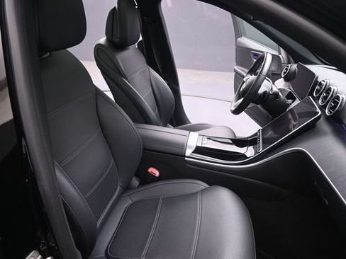 Used 2025 Mercedes-Benz C 300 Sedan image 27