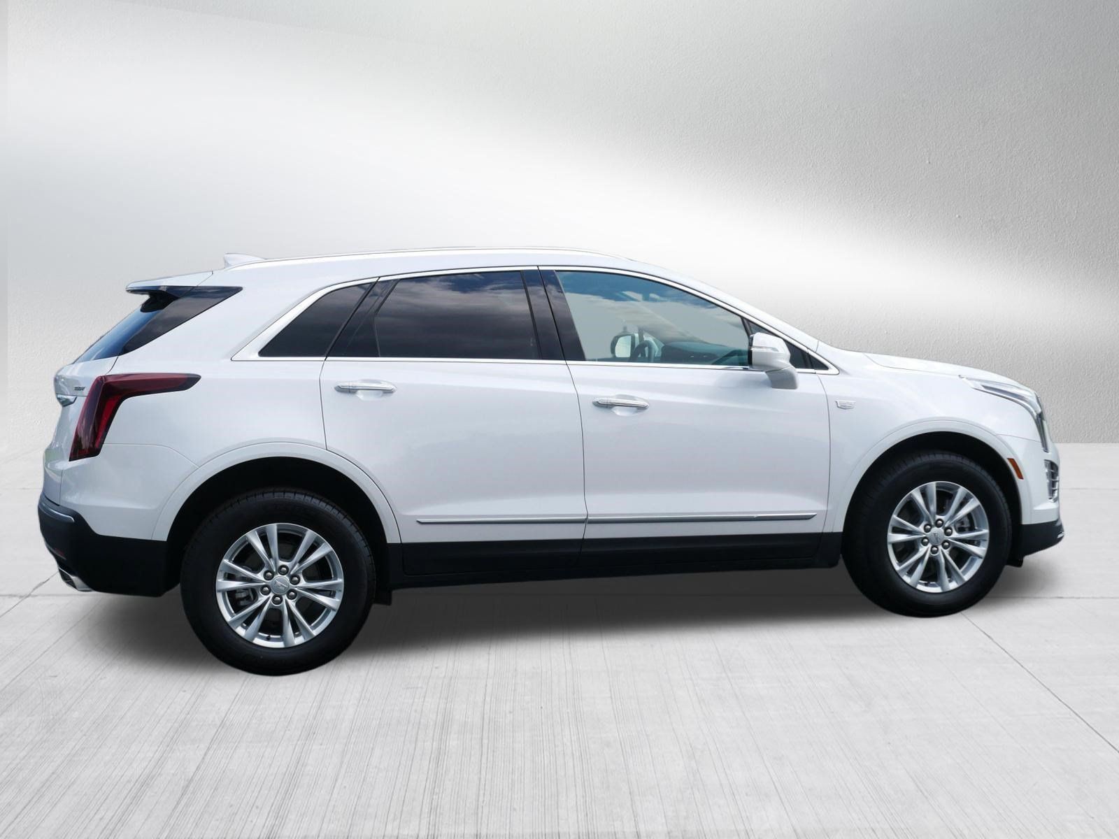 Used 2026 Cadillac XT5 Luxury w/ LPO, Floor Liner Package AWD/4WD image 6