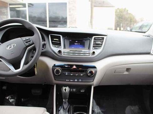 Used 2016 Hyundai Tucson SE image 27