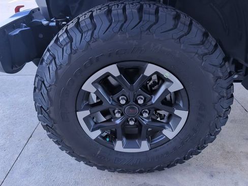 Used 2024 Jeep Wrangler Rubicon w/ Technology Group AWD/4WD image 25