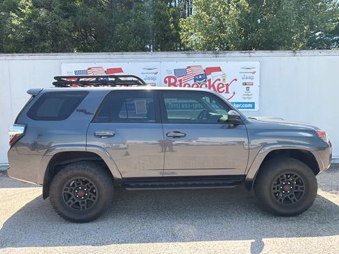 Used 2021 Toyota 4Runner TRD Off-Road AWD/4WD image 2