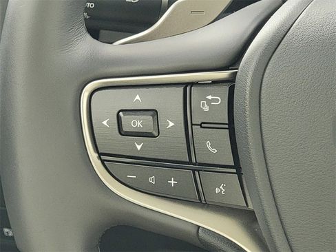 Used 2024 Lexus ES 300h w/ Luxury Package image 30