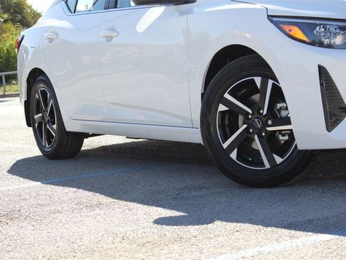 New 2025 Nissan Sentra SV image 2