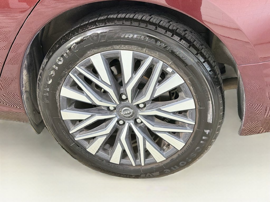 Used 2025 Nissan Altima 2.5 SV FWD image 32