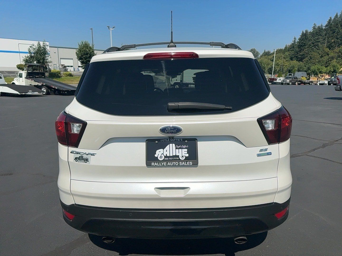Used 2019 Ford Escape SE w/ SE Sport Appearance Package AWD/4WD image 5