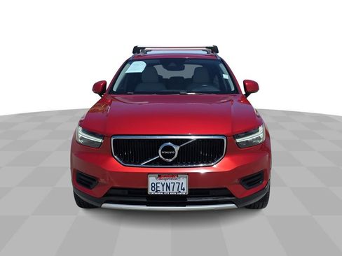 Used 2019 Volvo XC40 T4 Momentum FWD image 3