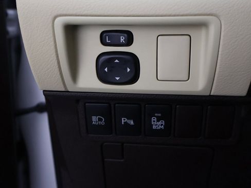 Used 2018 Lexus ES 350 w/ Ultra Luxury Package image 38