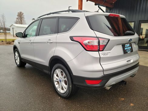 Used 2018 Ford Escape SE image 6