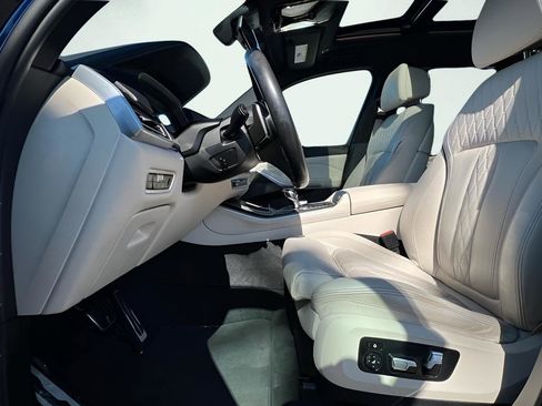 Used 2021 BMW X5 M50i w/ Executive Package image 16