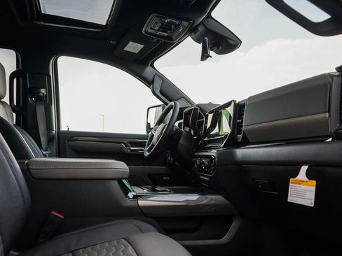 New 2026 Chevrolet Silverado 2500 ZR2 w/ LPO, Dark Essentials Package image 9