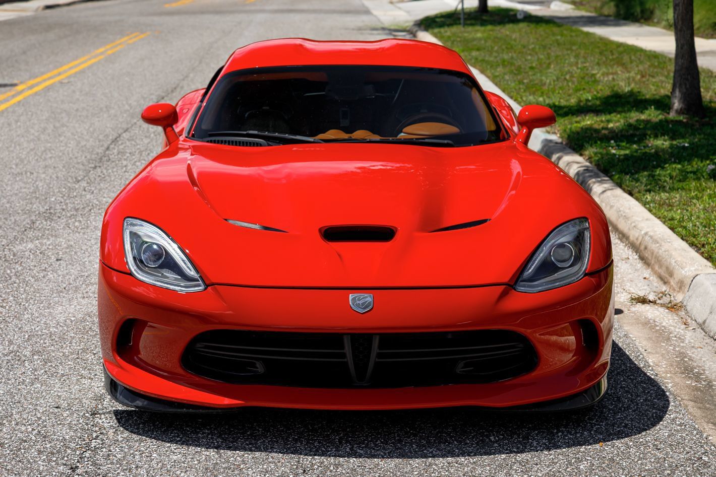 Used 2014 SRT Viper GTS w/ GTS Laguna Interior Package RWD image 3