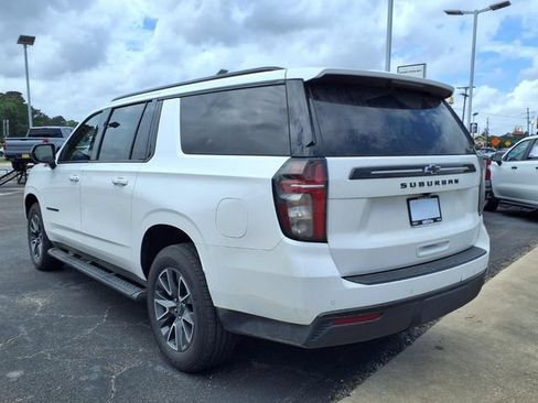 Used 2023 Chevrolet Suburban Z71 AWD/4WD image 4