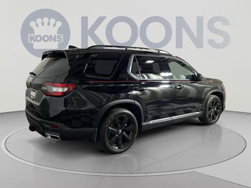 Used 2025 Honda Pilot Black Edition image 7