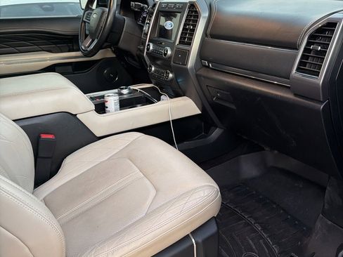 Used 2021 Ford Expedition Platinum image 12