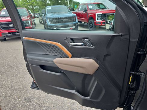 Used 2024 GMC Canyon Denali w/ LPO, Denali Black Edition AWD/4WD image 27