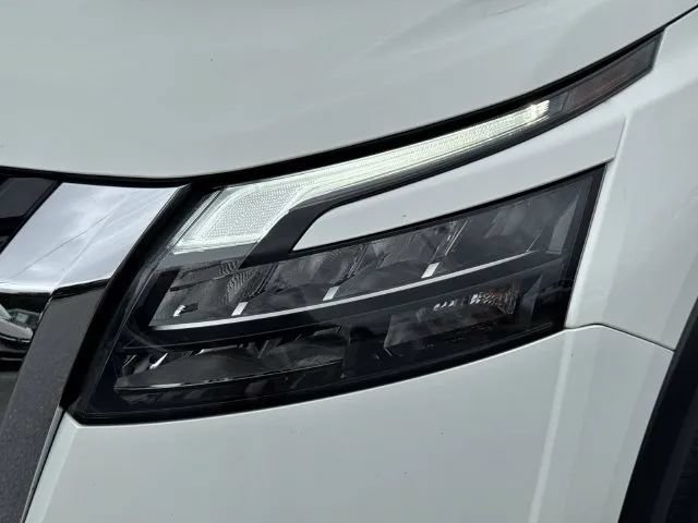 Certified 2025 Nissan Pathfinder SV AWD/4WD image 10