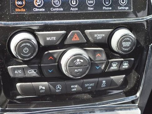 Used 2020 Jeep Grand Cherokee Altitude AWD/4WD image 30