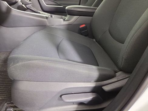 Used 2019 Toyota RAV4 LE w/ Carpet Mat Package FWD image 29