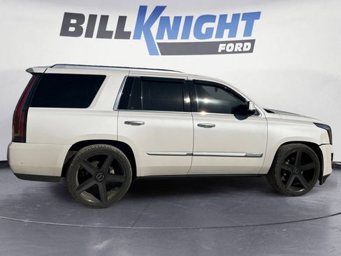 Used 2019 Cadillac Escalade Luxury image 6