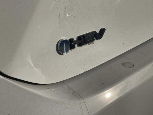 Used 2025 Toyota Camry SE w/ Convenience Package image 9