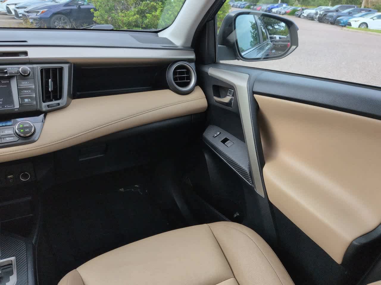 Used 2014 Toyota RAV4 Limited w/ Technology Package FWD image 16