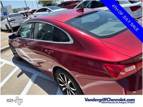 Used 2018 Chevrolet Malibu LT w/ Leather Package FWD image 10