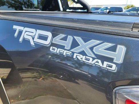 Used 2021 Toyota Tacoma TRD Off-Road w/ TRD Premium Off Road Package AWD/4WD image 32