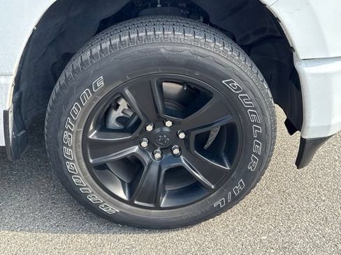 Used 2023 RAM 1500 Big Horn AWD/4WD image 12