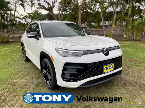 New 2026 Volkswagen Tiguan SE R-Line image 1