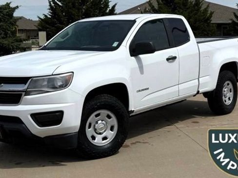 Used 2017 Chevrolet Colorado W/T w/ WT Convenience Package AWD/4WD image 1