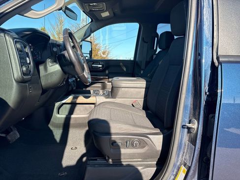 Used 2022 Chevrolet Silverado 2500 LT w/ Convenience Package image 12