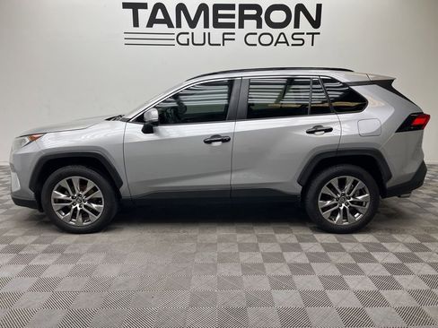 Used 2020 Toyota RAV4 XLE Premium FWD image 2