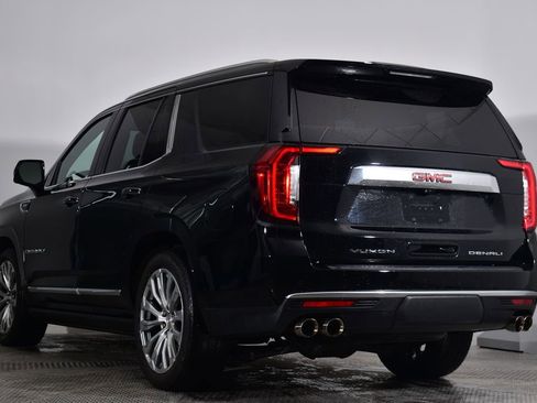 Used 2022 GMC Yukon Denali w/ Denali Ultimate Package image 3