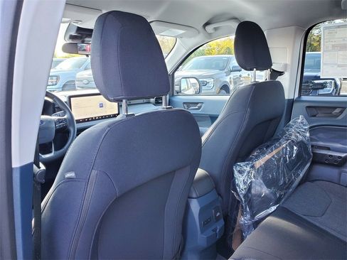 New 2025 Ford Maverick XLT w/ XLT Luxury Package image 28