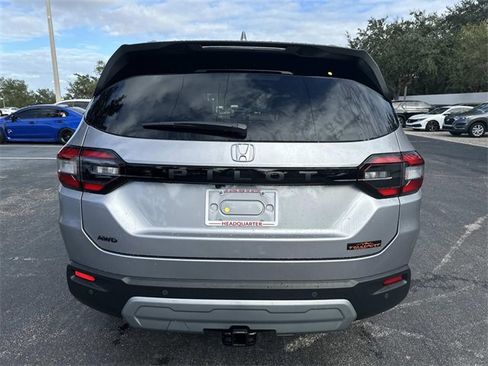 New 2025 Honda Pilot TrailSport image 6
