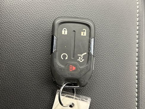 Used 2023 GMC Acadia SLE w/ Driver Convenience Package image 25