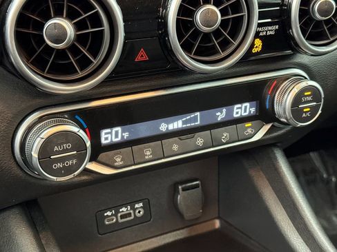 Used 2023 Nissan Sentra SR w/ Lighting Package FWD image 18