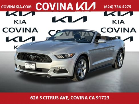 Used 2017 Ford Mustang Convertible image 4