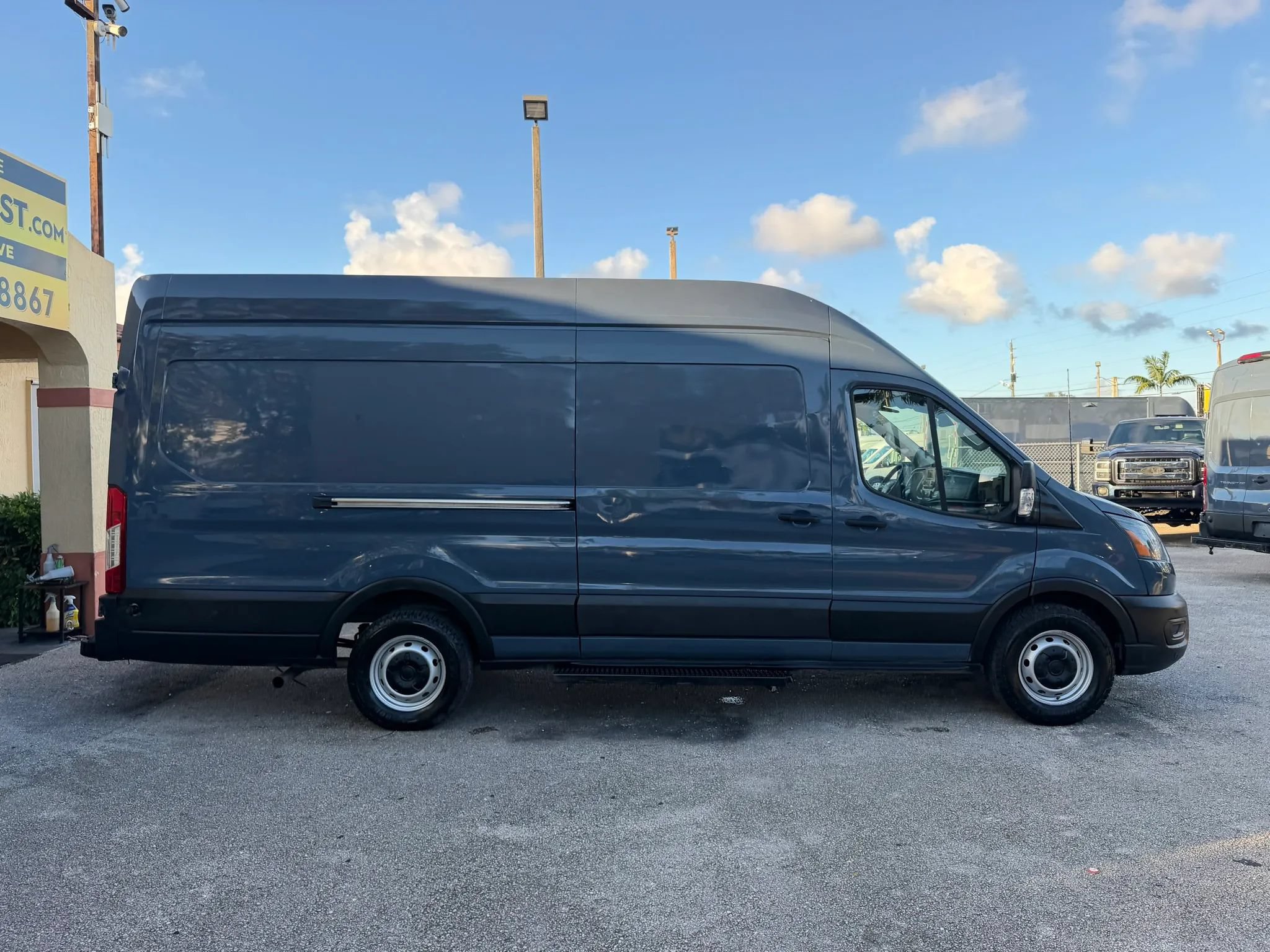 Used 2020 Ford Transit 250 148 High Roof Extended RWD image 5